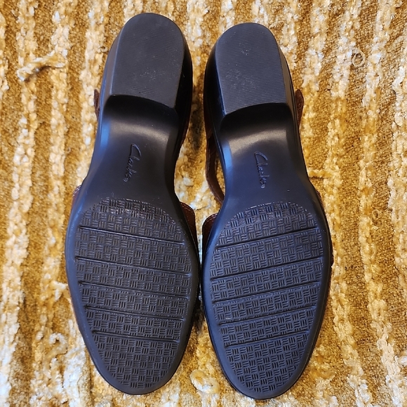 Clarks Dark Brown Ankle Strap Heels - Picture 7 of 11